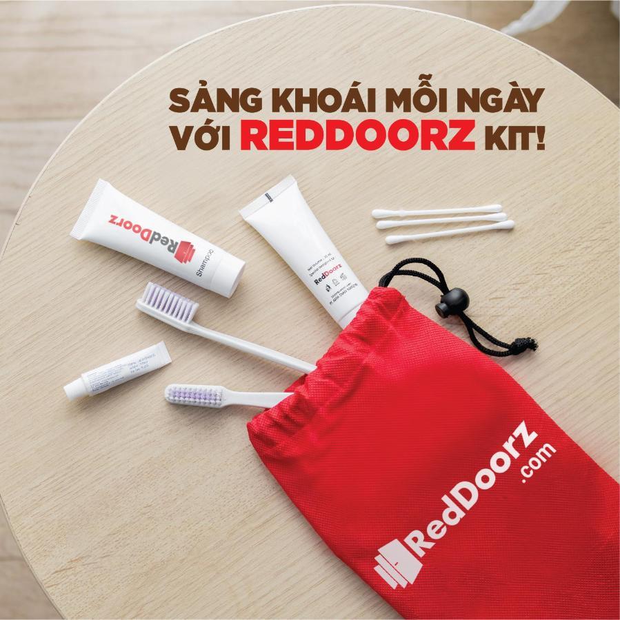 Reddoorz Ura Hotel Hung Phuoc 4 Хошимин Экстерьер фото